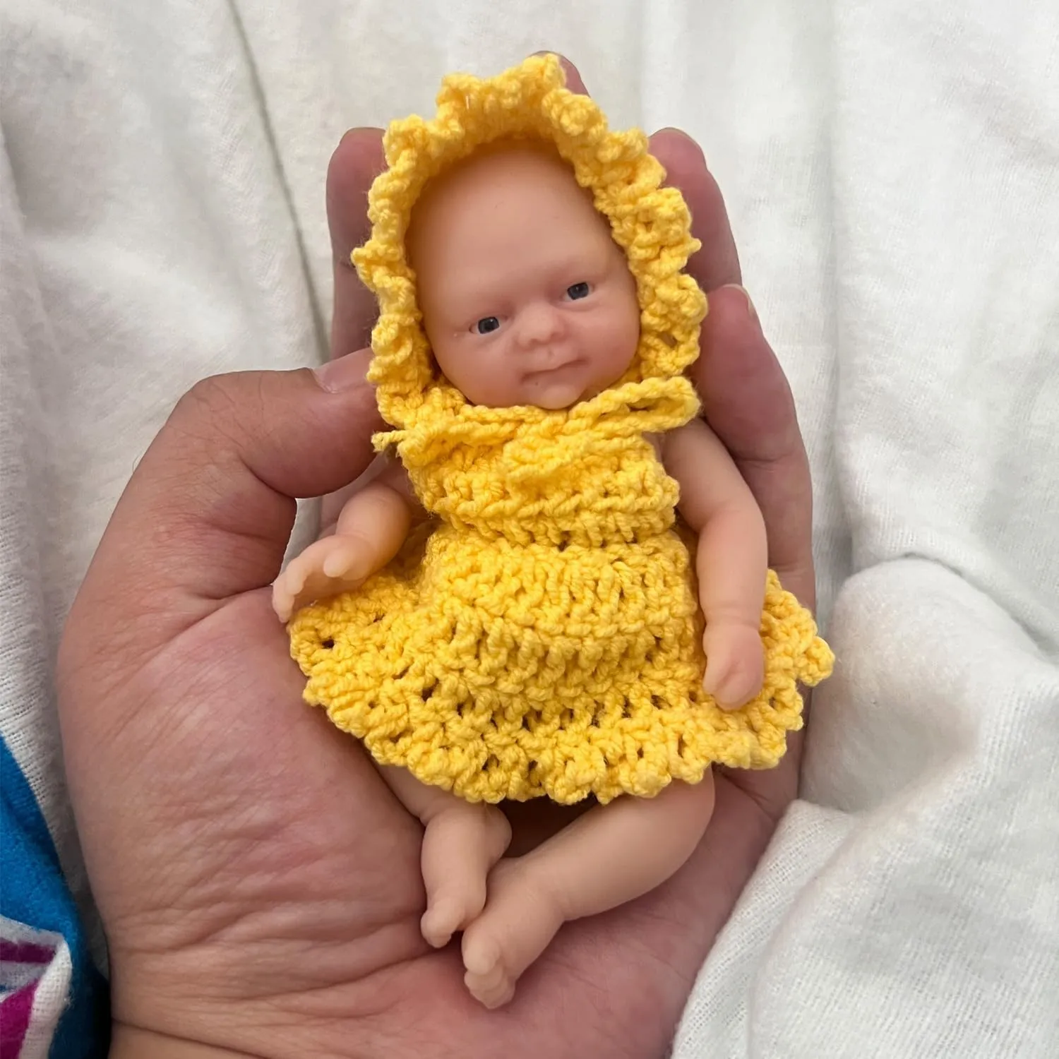 4.5" Silicone Baby Girl,Mini Reborn Baby Dolls, Tiny Silicone Baby Dolls, Mini Realistic Newborn Baby Dolls Silicone Full Body Stress Relief with Feeding Accessories（Yellow）