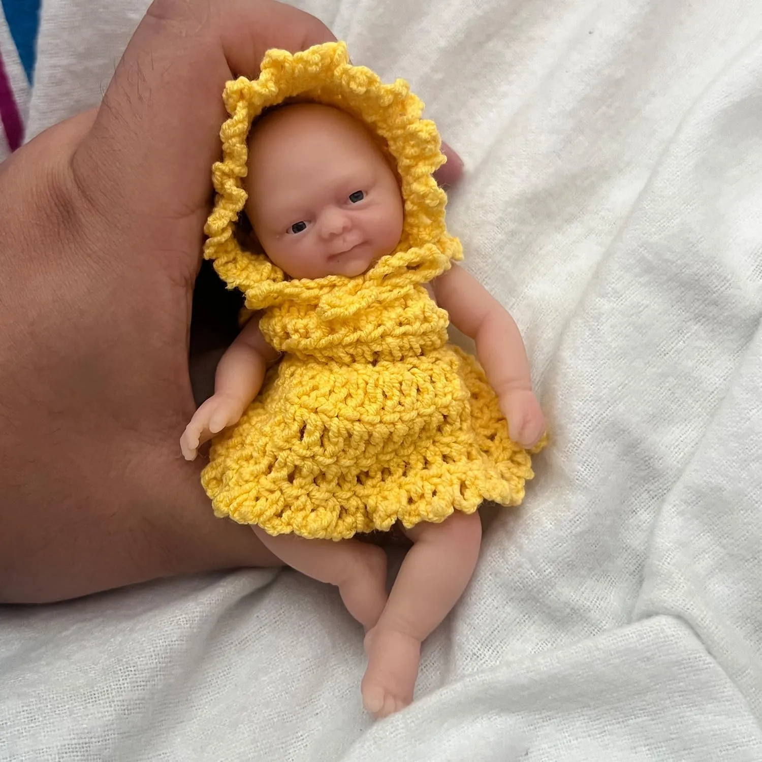 4.5" Silicone Baby Girl,Mini Reborn Baby Dolls, Tiny Silicone Baby Dolls, Mini Realistic Newborn Baby Dolls Silicone Full Body Stress Relief with Feeding Accessories（Yellow）