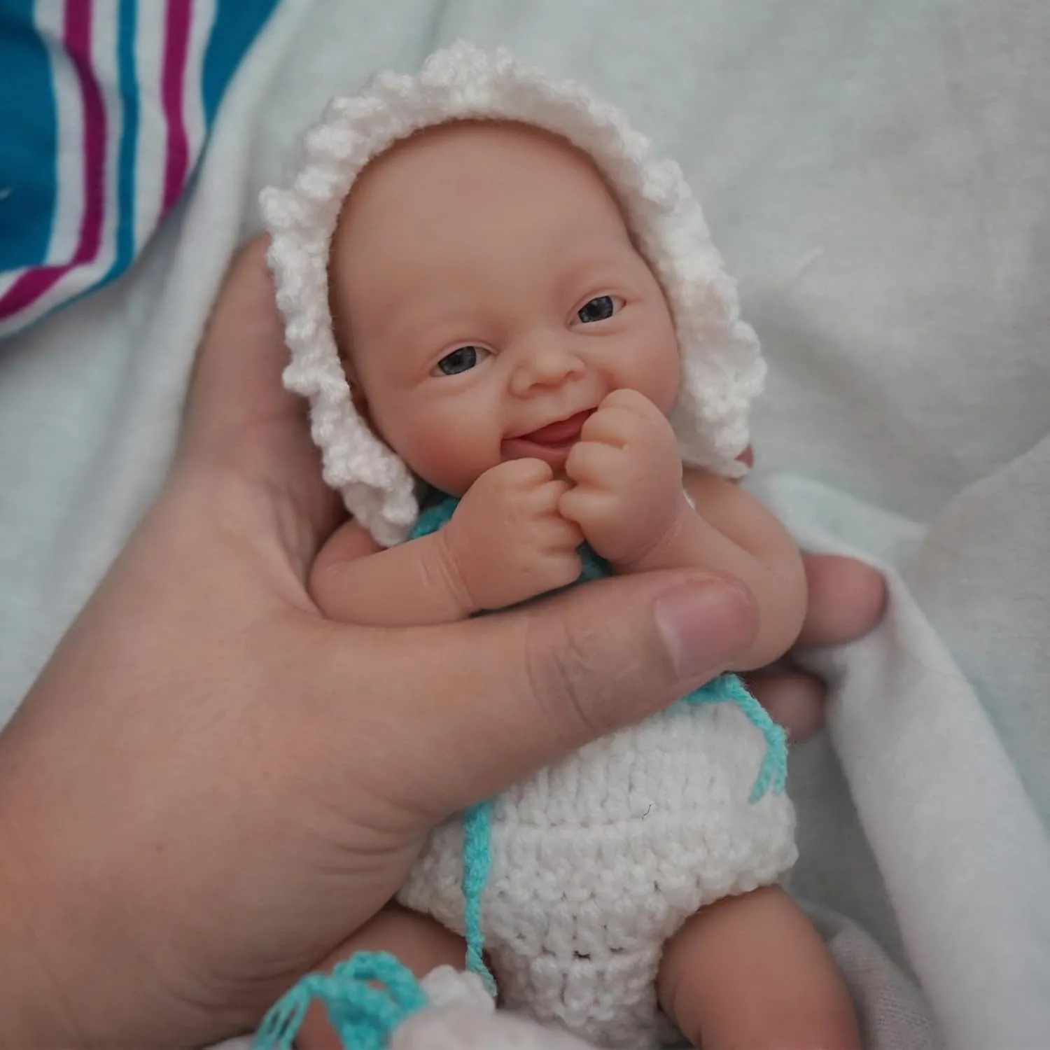 7 Inch Reborn Baby Doll ，Silicone Doll Boy Lvin Mini Realistic Newborn Baby Dolls Silicone Full Body Stress Relief