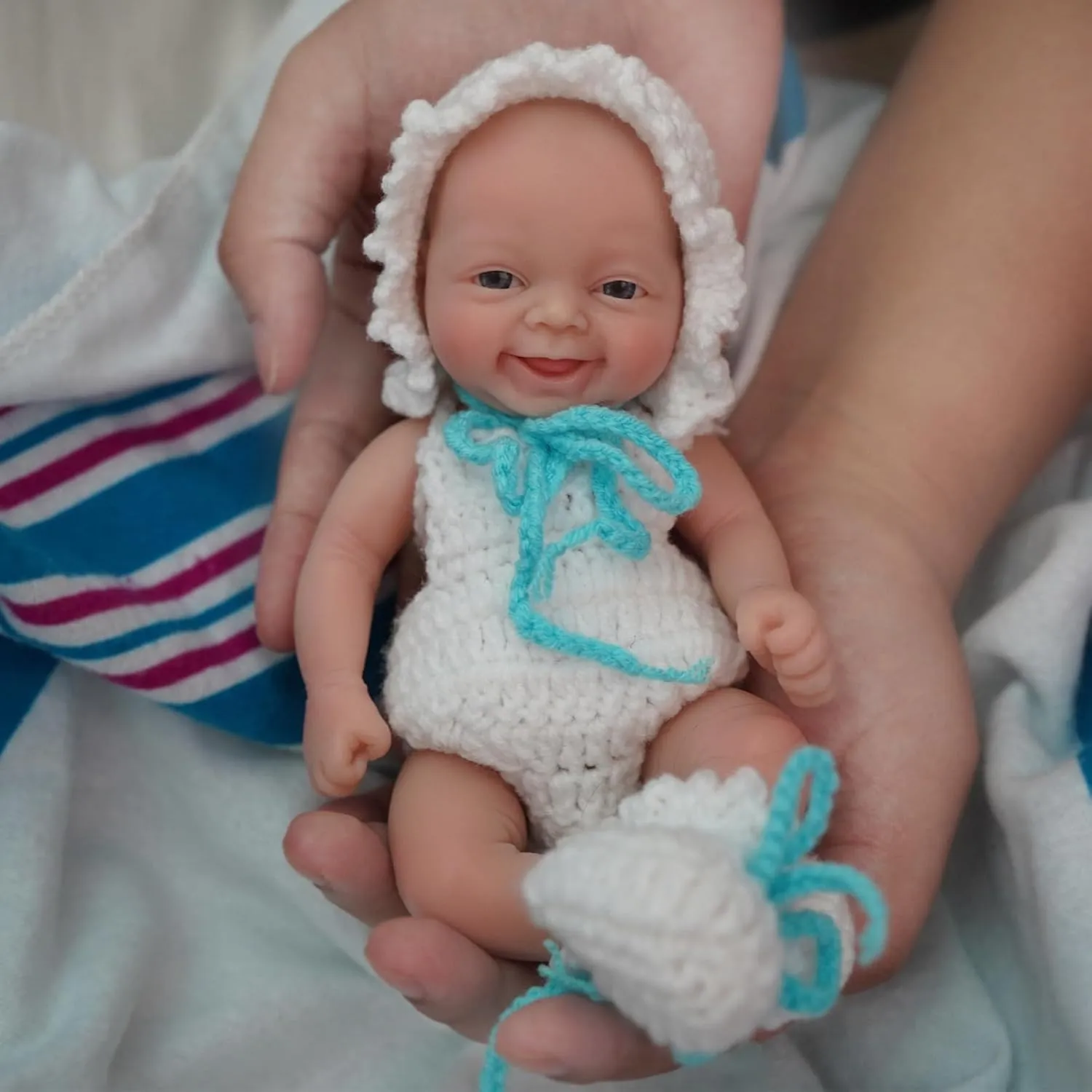 7 Inch Reborn Baby Doll ，Silicone Doll Boy Lvin Mini Realistic Newborn Baby Dolls Silicone Full Body Stress Relief