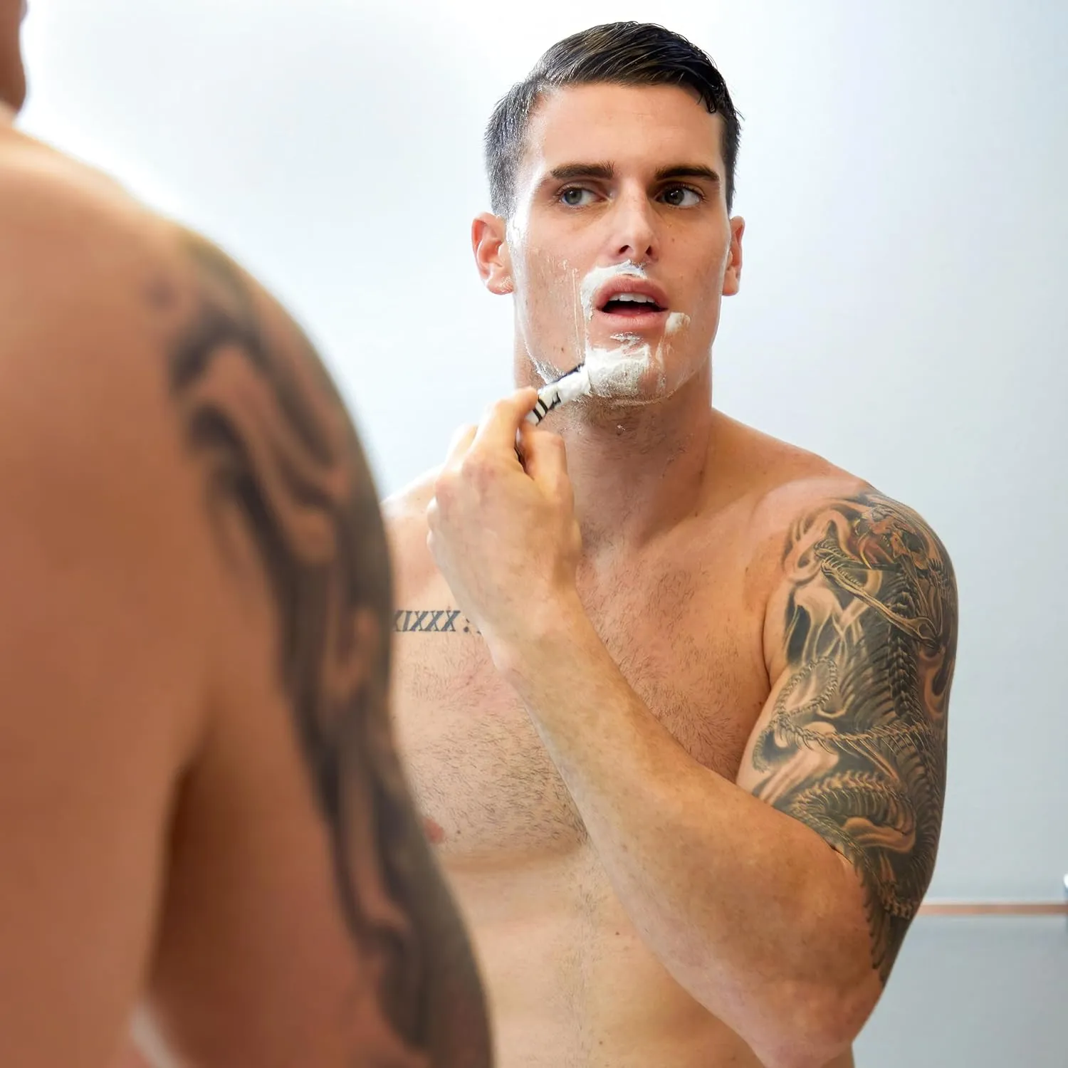 BIC Flex 5 Disposable Razors for Men, Sensitive Skin Razor For a Smooth, Comfortable and Close Shave, 4 Piece Razor Set