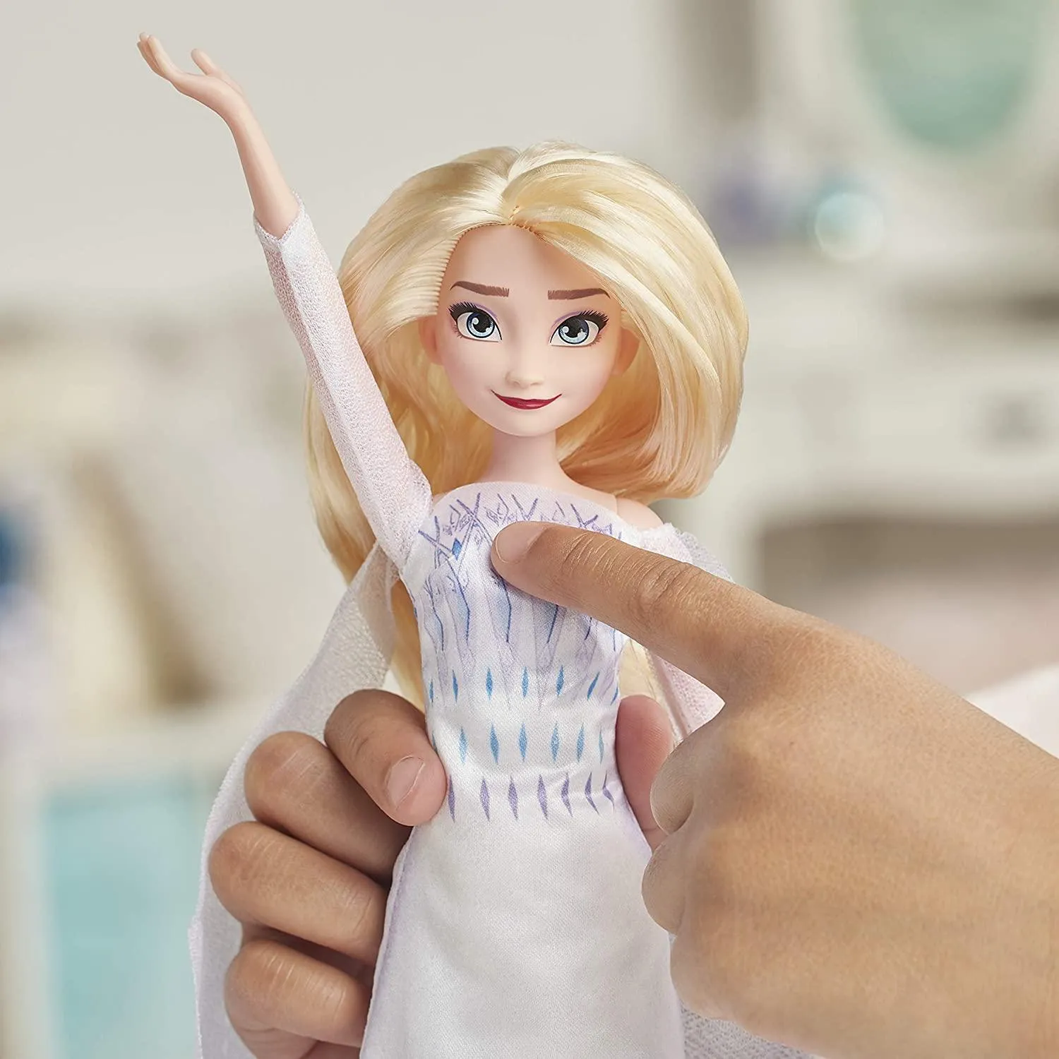 Disney Frozen Musical Adventure Elsa Singing Doll