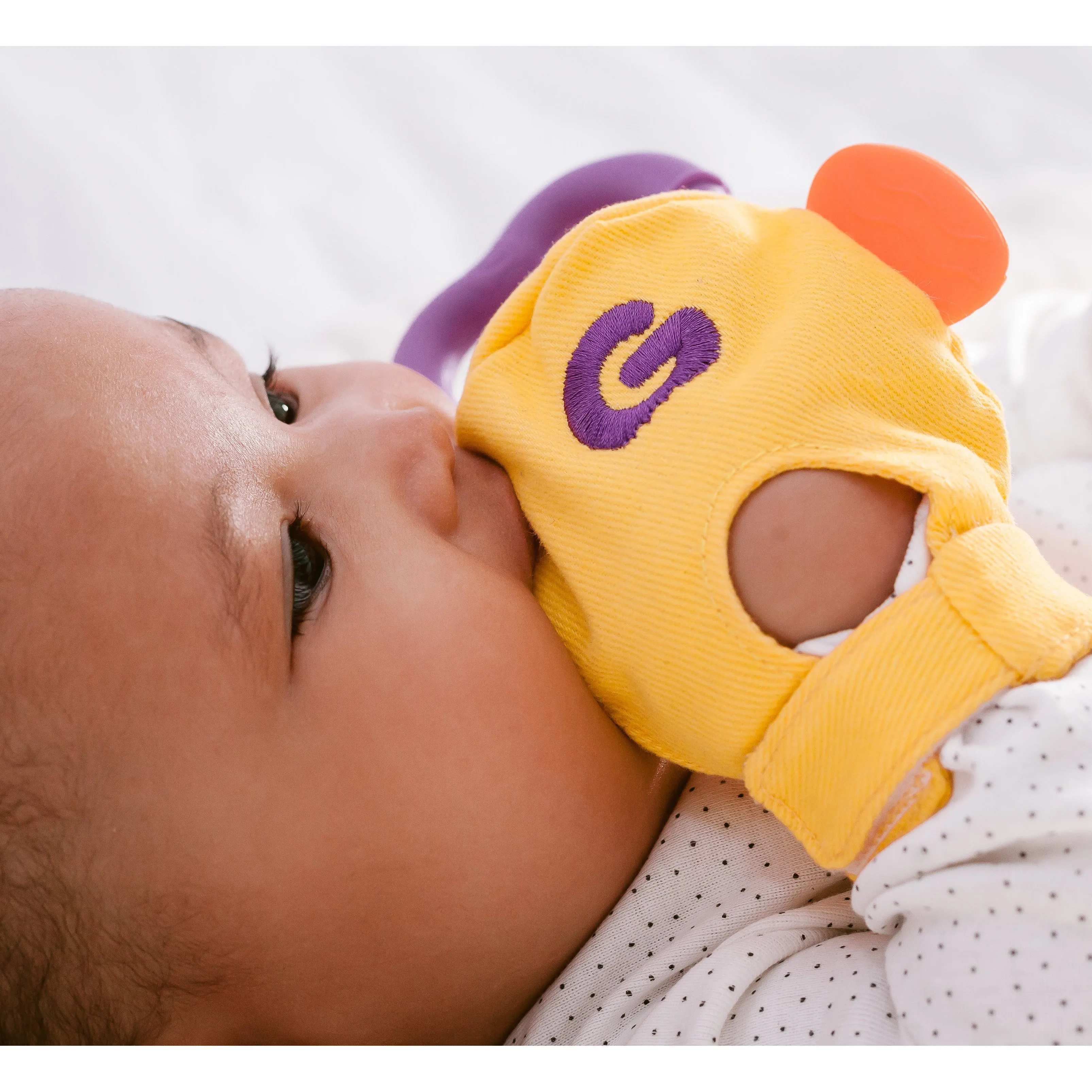 Gummee Double Pack Teething Mitten Yellow and Heart shaped Ring
