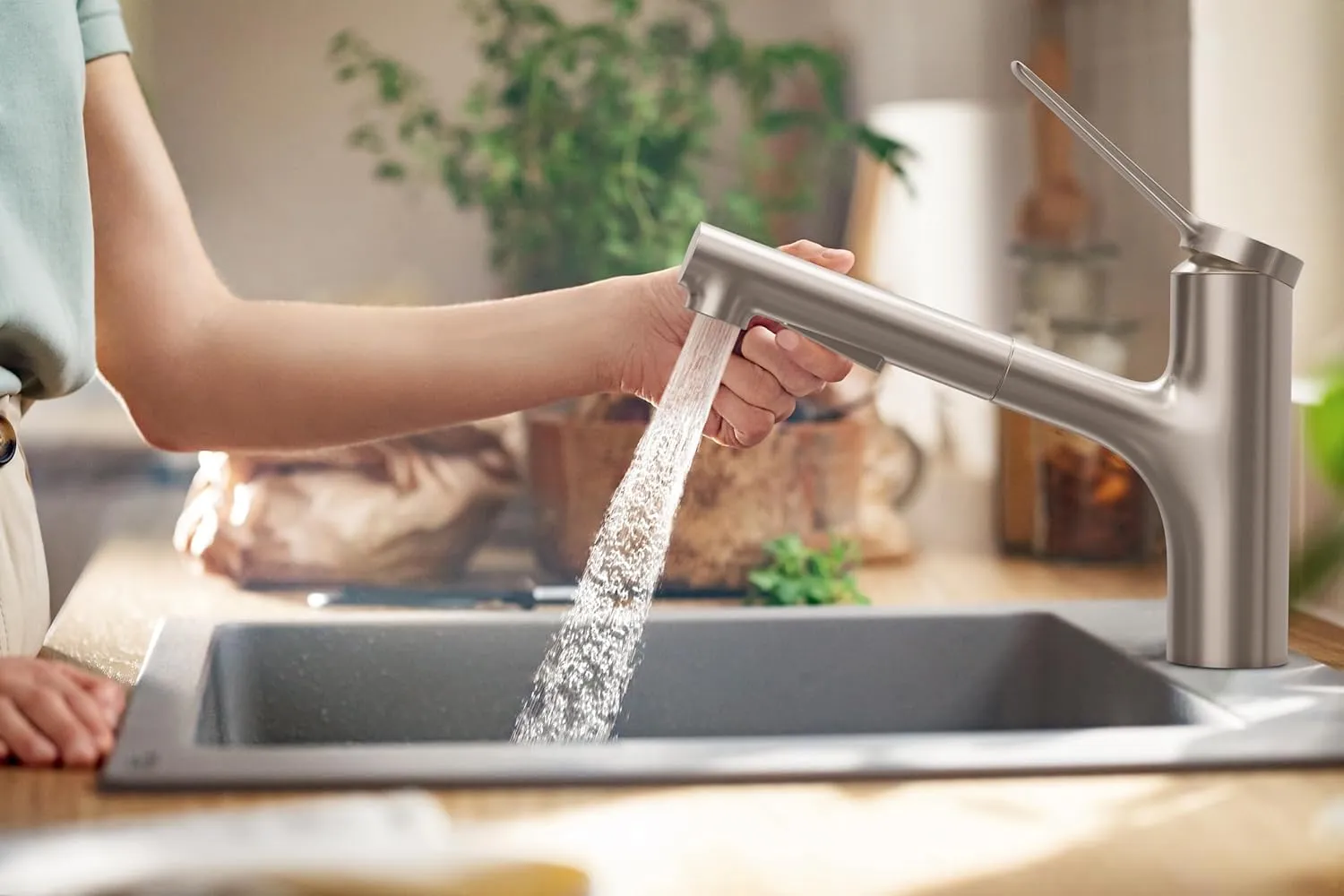 hansgrohe Zesis Stainless Steel Single-Handle Kitchen Faucet, Kitchen Faucets with Pull Out Sprayer, Faucet for Kitchen Sink, Stainless Steel Optic 74800801