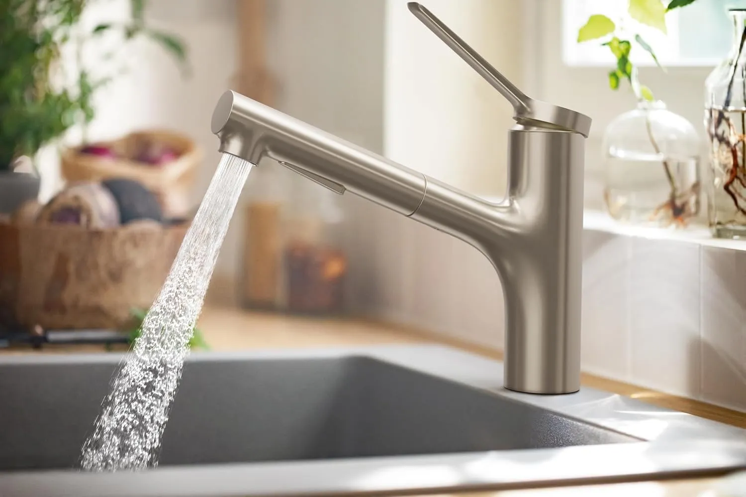 hansgrohe Zesis Stainless Steel Single-Handle Kitchen Faucet, Kitchen Faucets with Pull Out Sprayer, Faucet for Kitchen Sink, Stainless Steel Optic 74800801