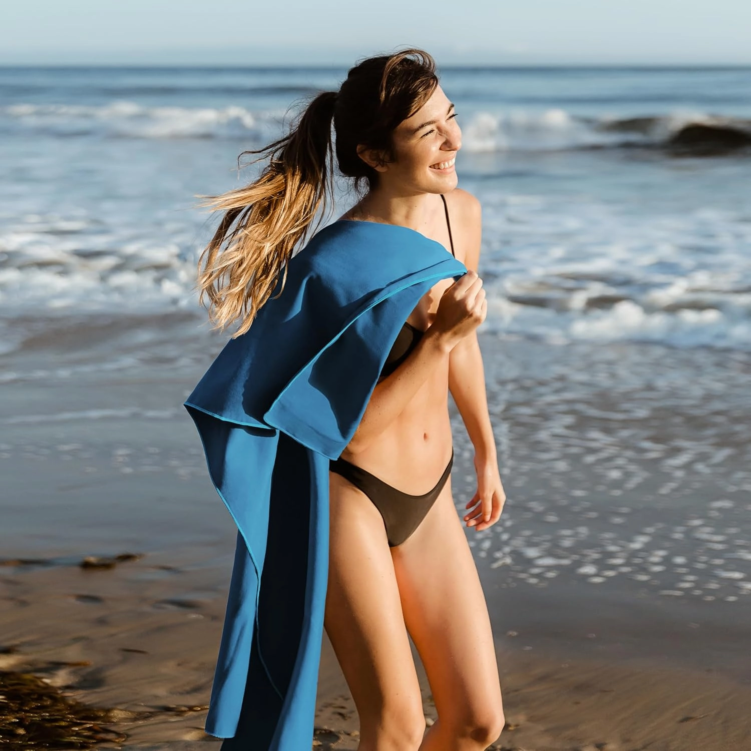 Hero Microfiber Large Beach Towel Compact for Travel (Blue, 40" x 72")