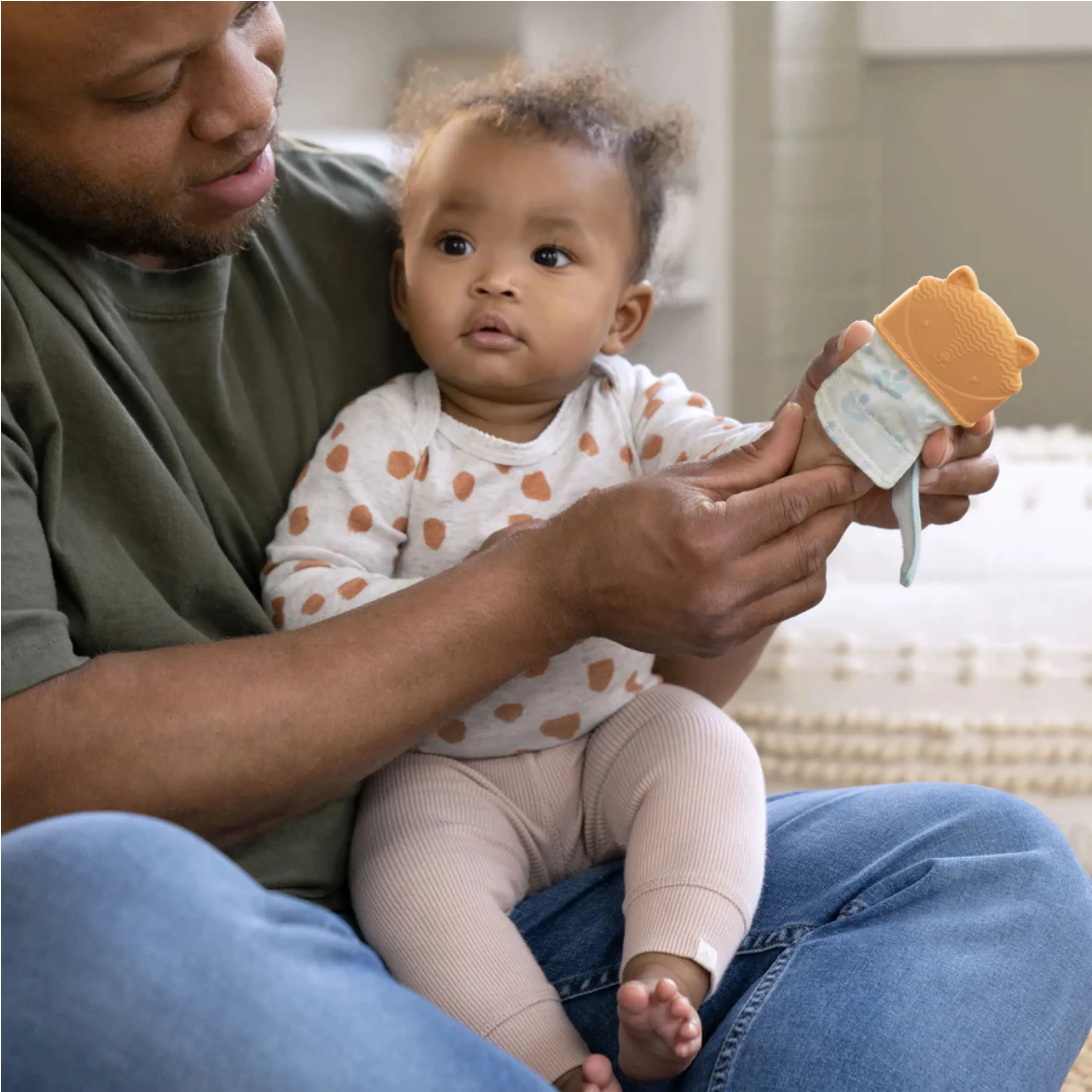 Ingenuity Teether Mitt - Kitt