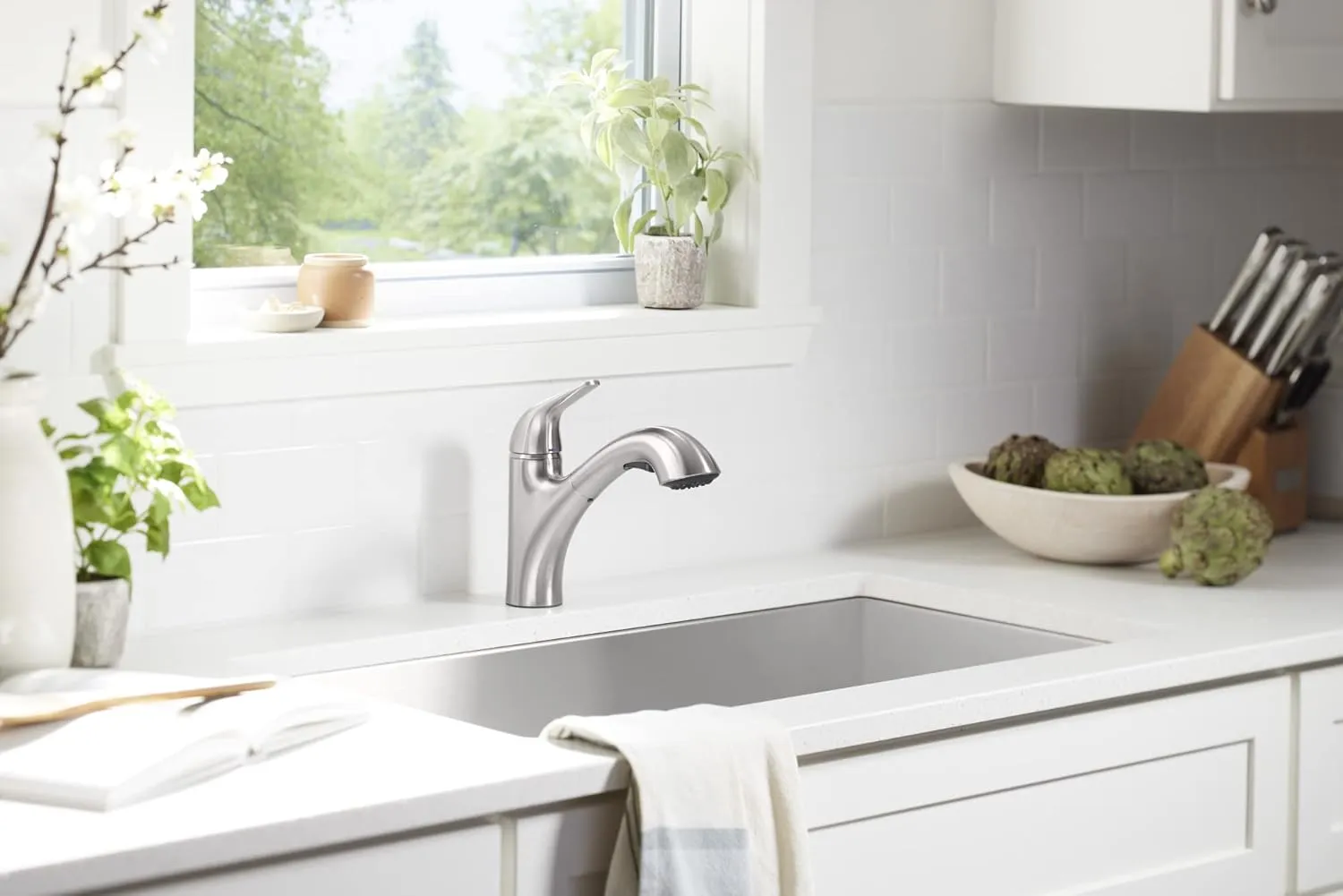 JOLT™ Pull Out Kitchen Faucet