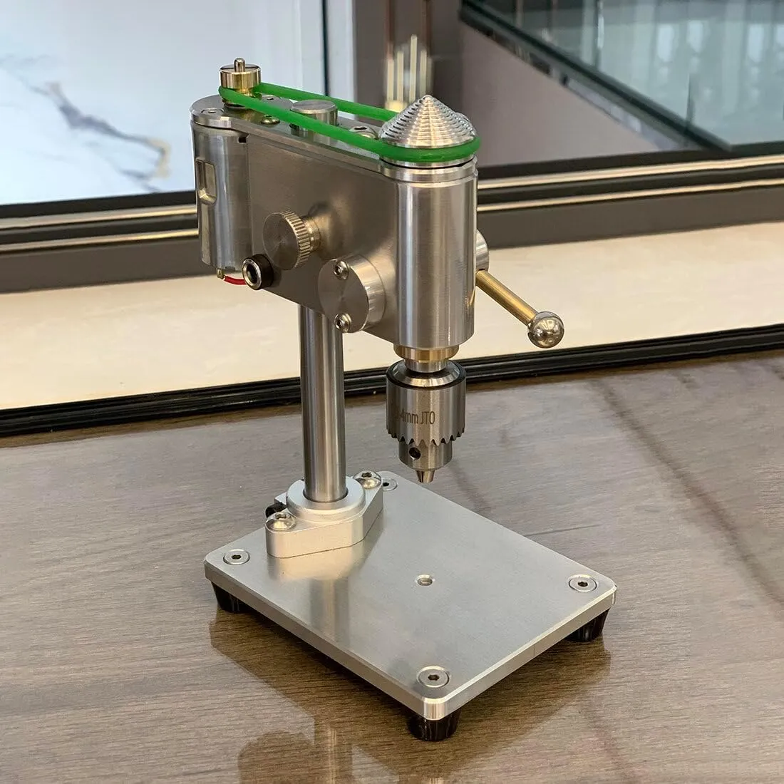 Mini Bench Drill Press Drilling Machine, Mini Desktop Mechanical Bench Drilling Machine for Model Crafts DIY Tool, Small Bench DIY Metal Small Bench Drill High Precision