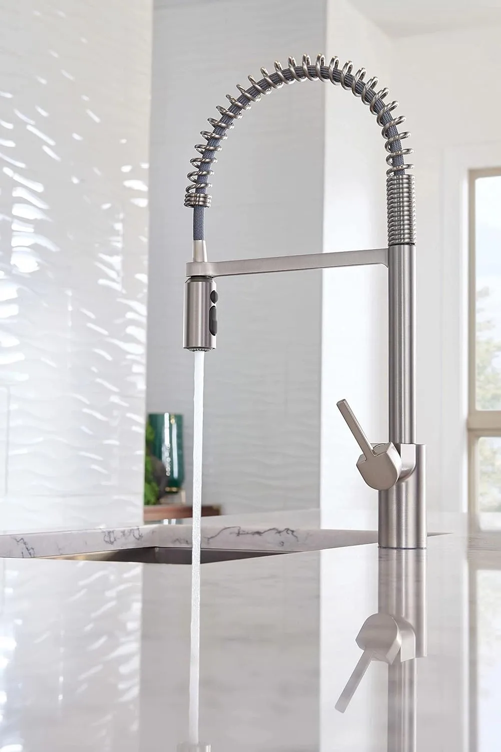 Moen Align Spot Resist Stainless One Handle Pre-Rinse Spring Pulldown Kitchen Sink Faucet with Power Boost for a Faster Clean, Kitchen Faucet with Pull Down Sprayer for Bar, Farmhouse, 5923SRS
