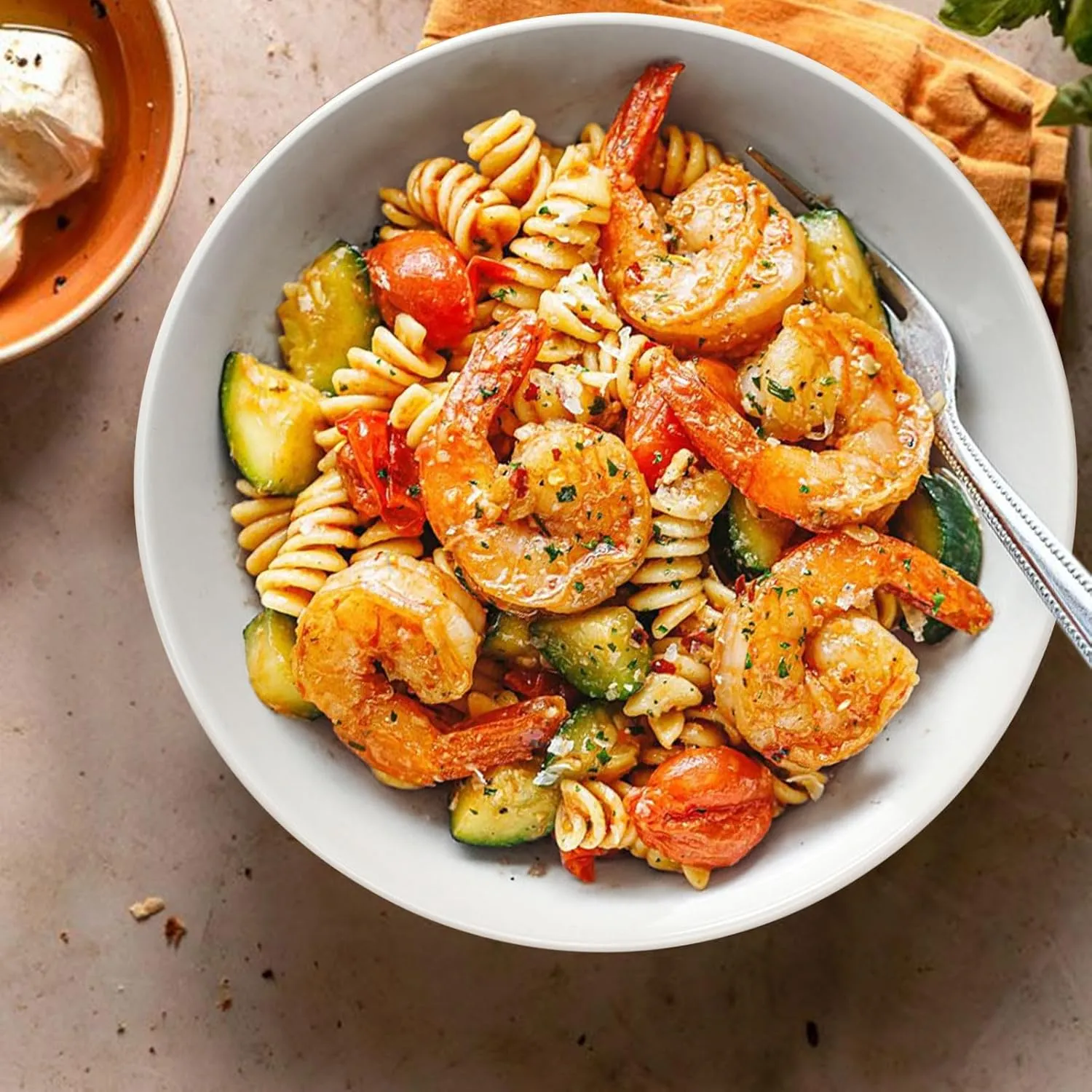 Pasta Bowls, 32oz Salad Bowls Set of 4, White Ceramic Soup Bowls 8 Inch Embossment Large Serving Bowl Wide and Shallow Bowls for Kitchen, Microwave & Dishwasher Safe (Auspicious Clouds)