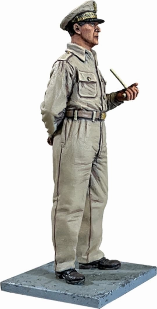 W. Britain Museum Collection 10166 U.S. General Douglas MacArthur 1:30 Scale Metal
